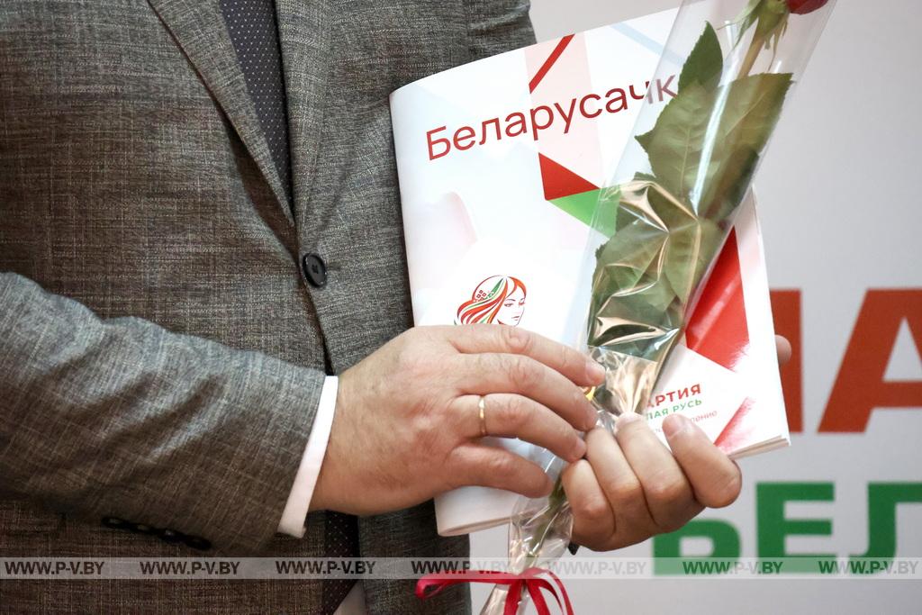 Героинями буклета «Беларусачка» стали 15 жительниц Пинского района