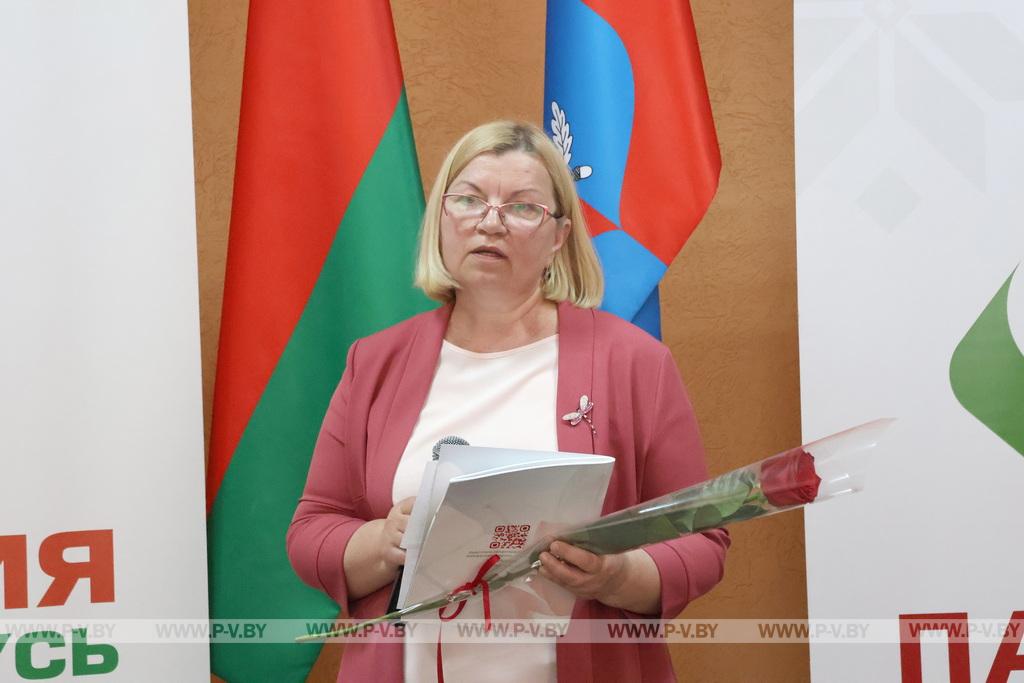 Героинями буклета «Беларусачка» стали 15 жительниц Пинского района