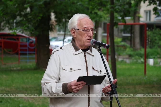В Пинске открыли новую детскую площадку