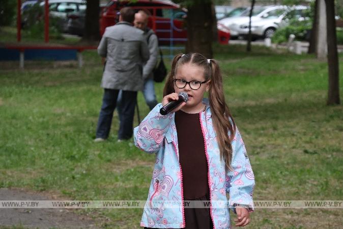 В Пинске открыли новую детскую площадку