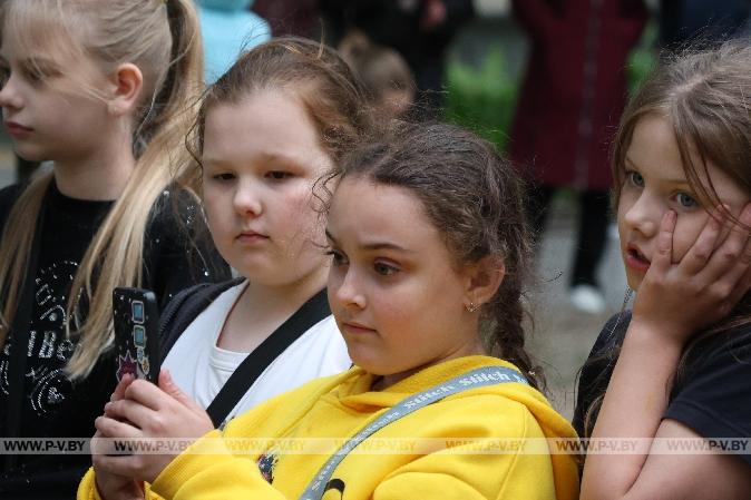 В Пинске открыли новую детскую площадку