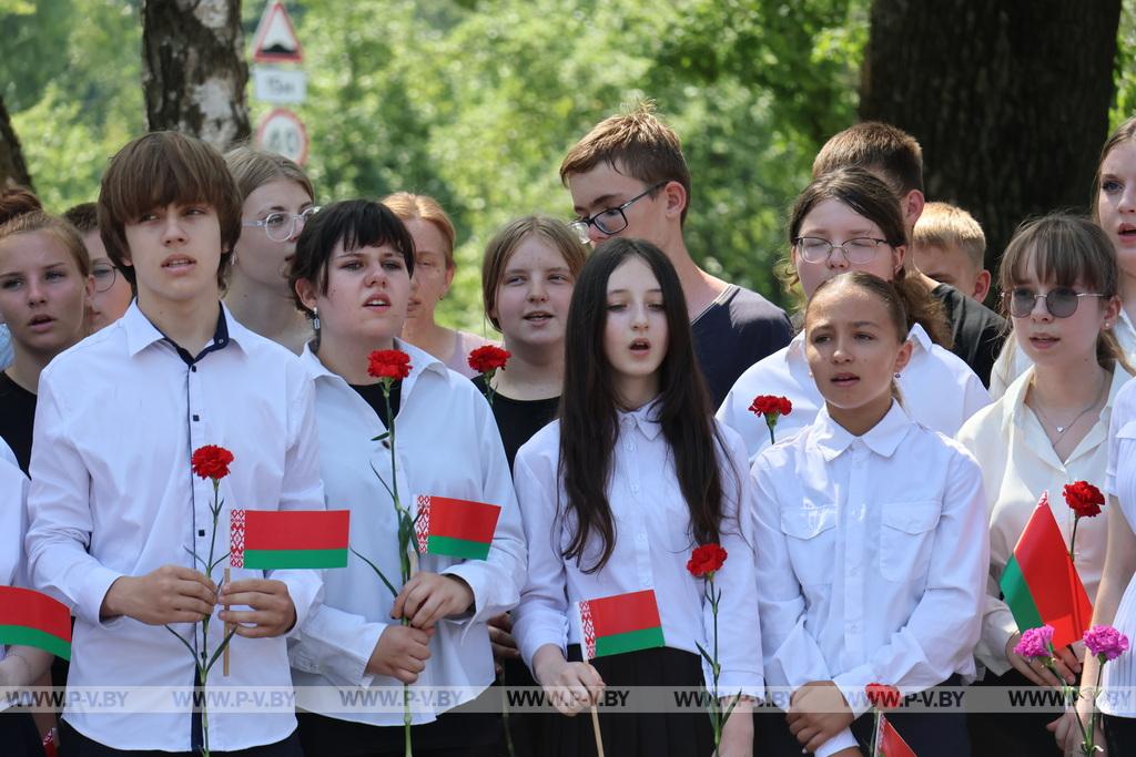 В деревне Жабчицы открыли памятник мирным жертвам фашизма