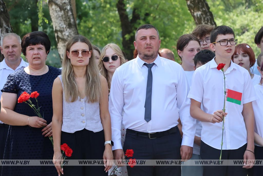 В деревне Жабчицы открыли памятник мирным жертвам фашизма