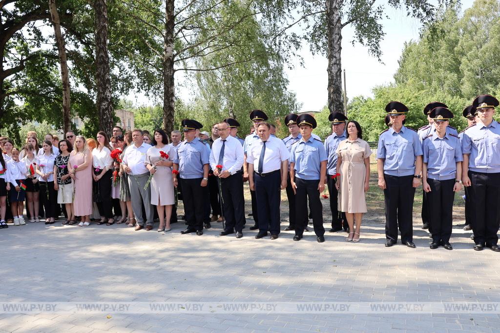 В деревне Жабчицы открыли памятник мирным жертвам фашизма