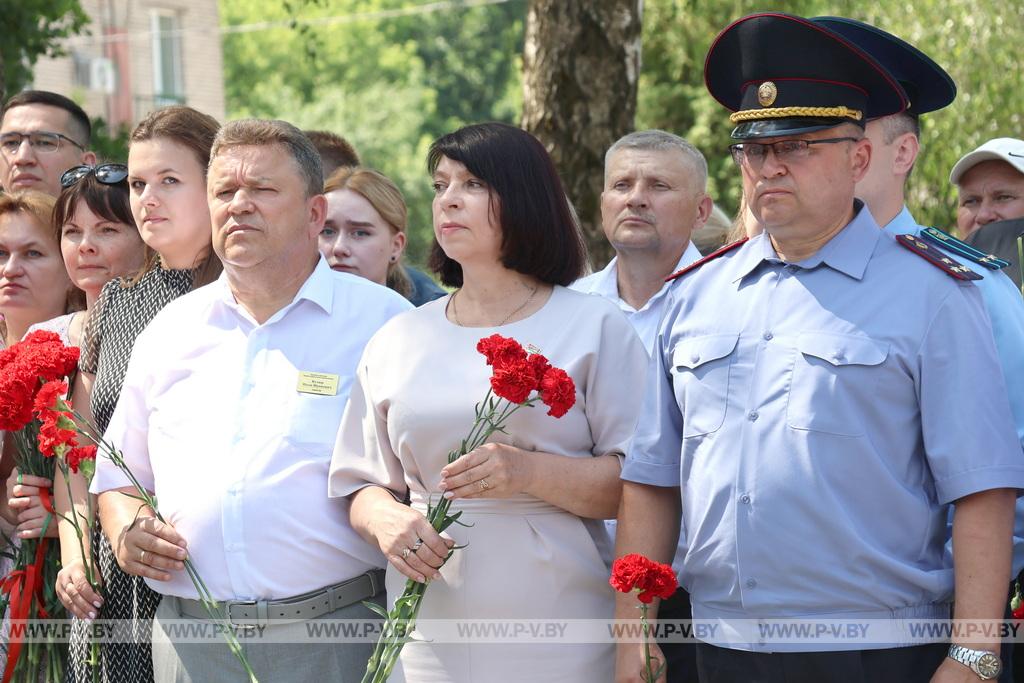 В деревне Жабчицы открыли памятник мирным жертвам фашизма