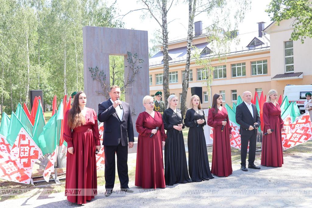 В деревне Жабчицы открыли памятник мирным жертвам фашизма