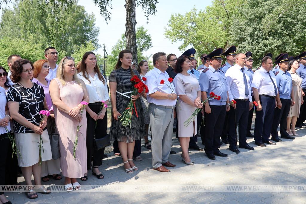 В деревне Жабчицы открыли памятник мирным жертвам фашизма