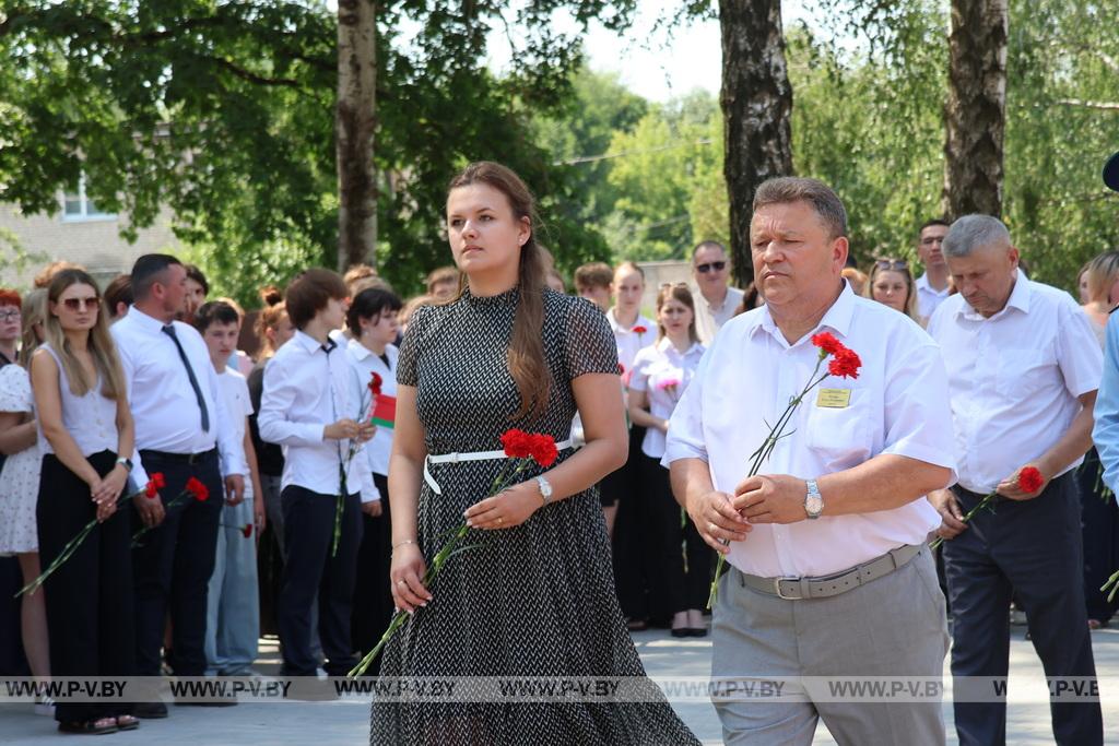 В деревне Жабчицы открыли памятник мирным жертвам фашизма