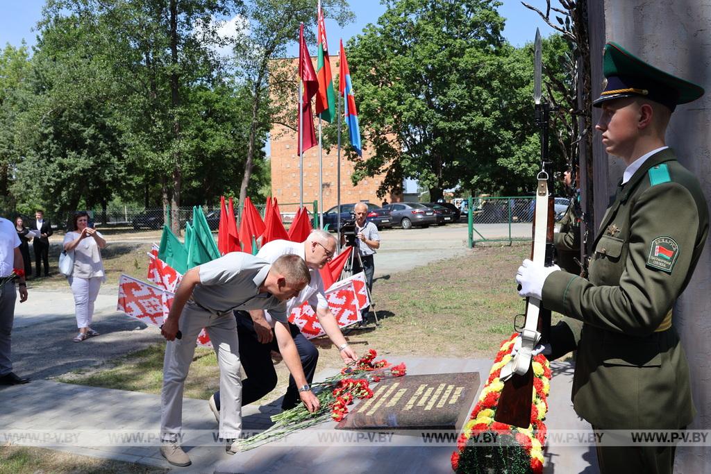 В деревне Жабчицы открыли памятник мирным жертвам фашизма