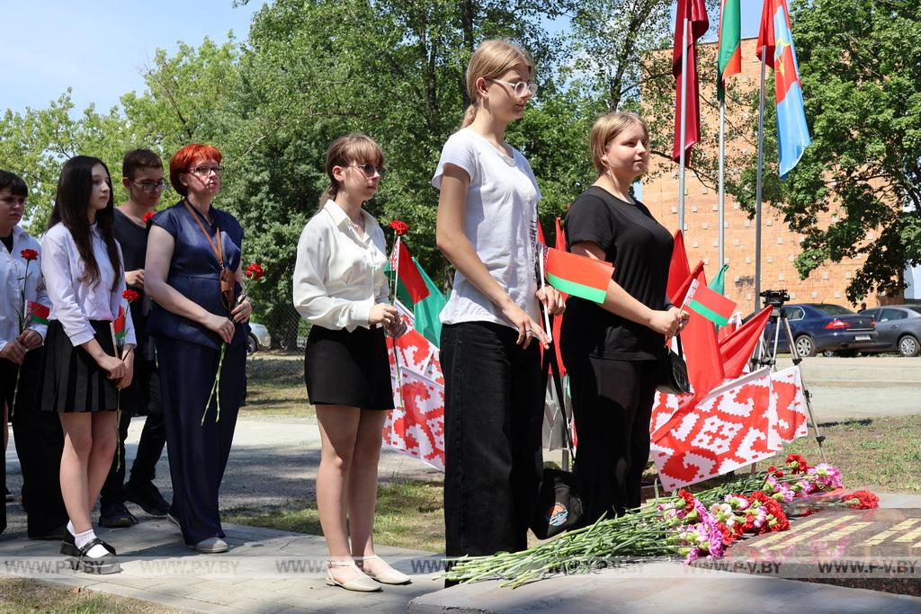 В деревне Жабчицы открыли памятник мирным жертвам фашизма