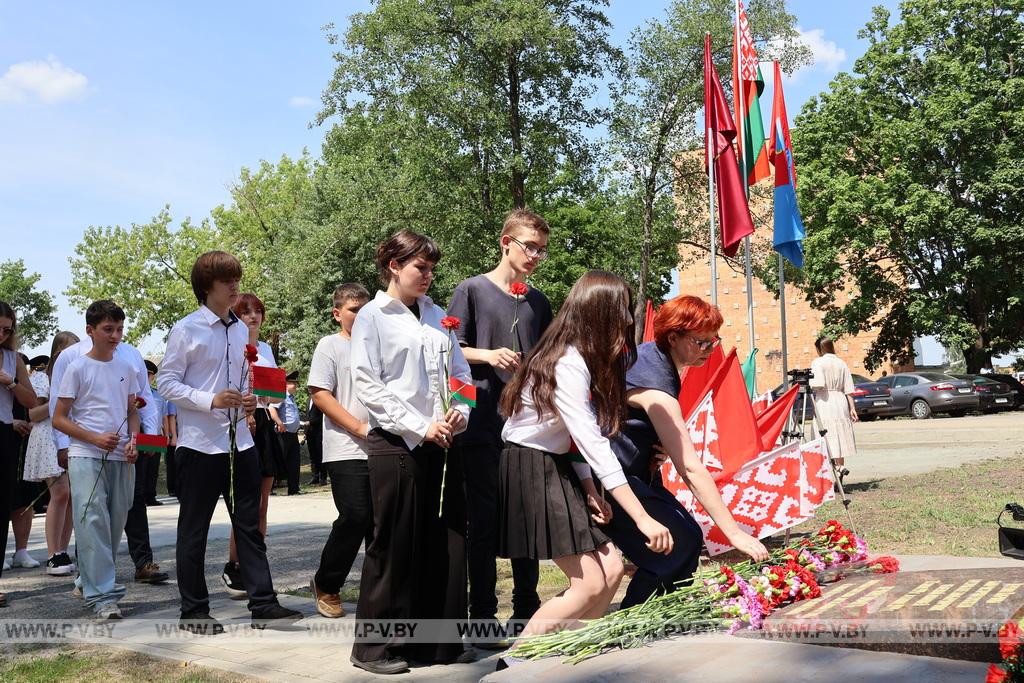 В деревне Жабчицы открыли памятник мирным жертвам фашизма