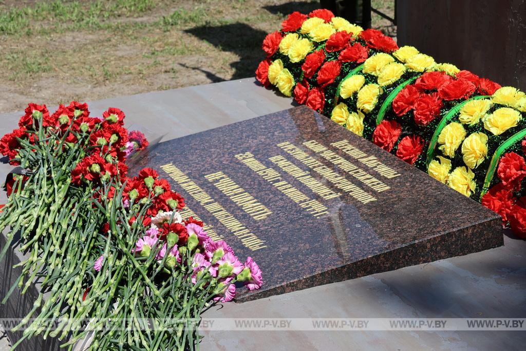 В деревне Жабчицы открыли памятник мирным жертвам фашизма