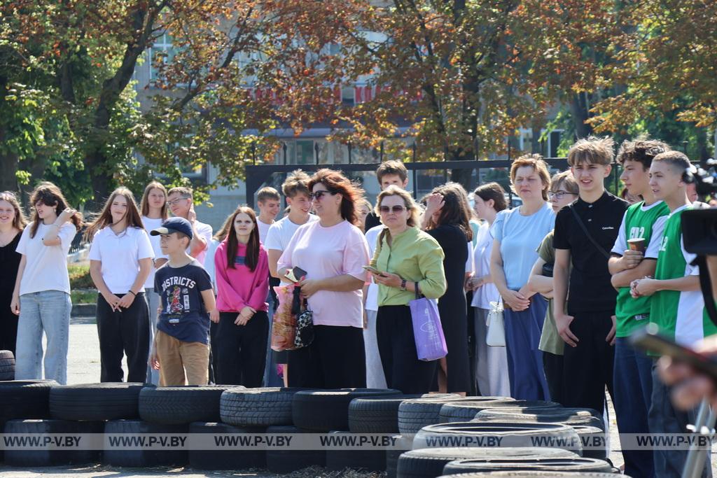 В Пинске дети покатались на картах и заодно закрепили знания ПДД