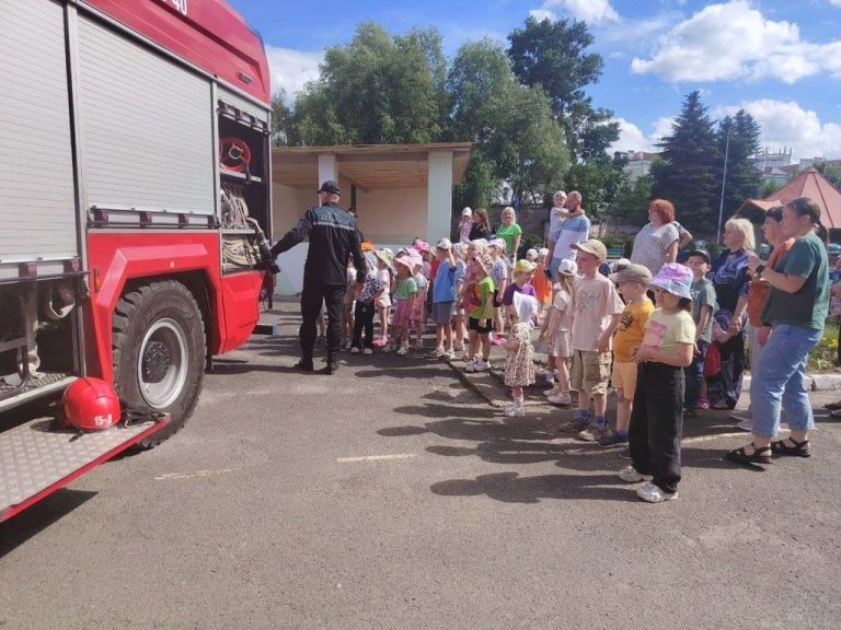 Правилам безопасности обучают с детского сада