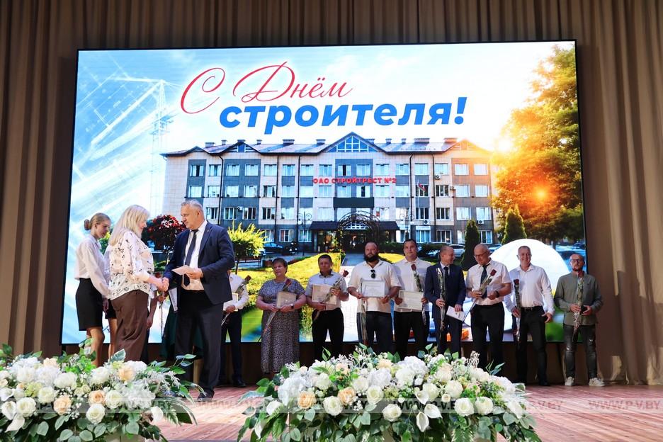 Мгновения праздника в Стройтресте №2: труд, традиции и творчество. Фоторепортаж
