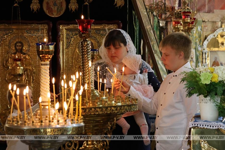 Более 130 первоклассников Пинска получат подарки от «Белой Руси»