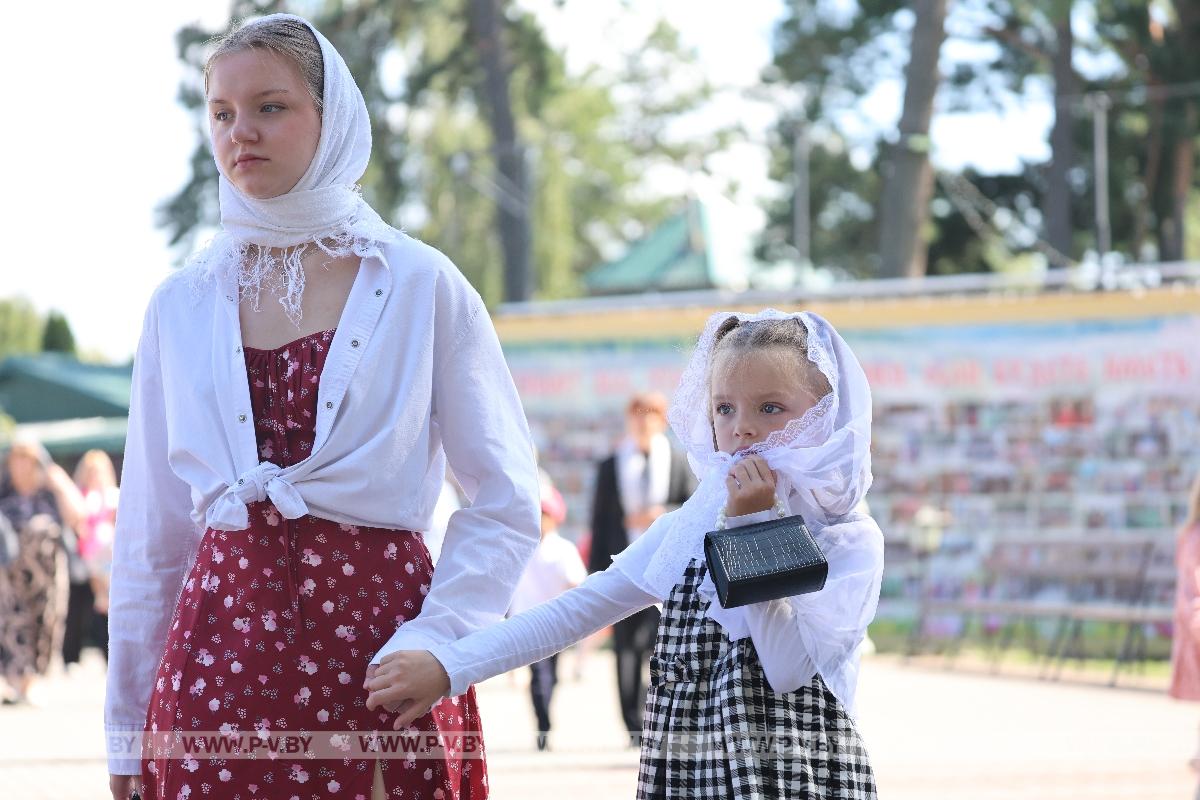 Более 130 первоклассников Пинска получат подарки от «Белой Руси»