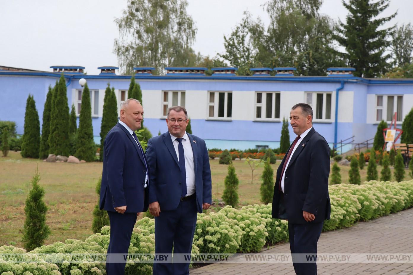 Депутат на связи: Владимир Колесникович работал в Новодворском сельсовете