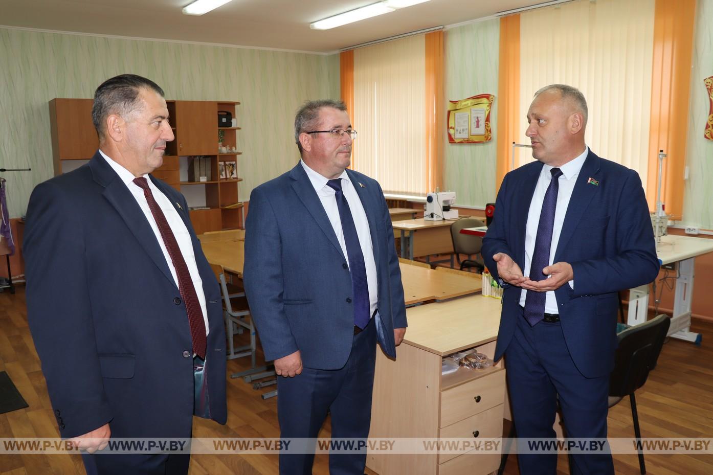 Депутат на связи: Владимир Колесникович работал в Новодворском сельсовете