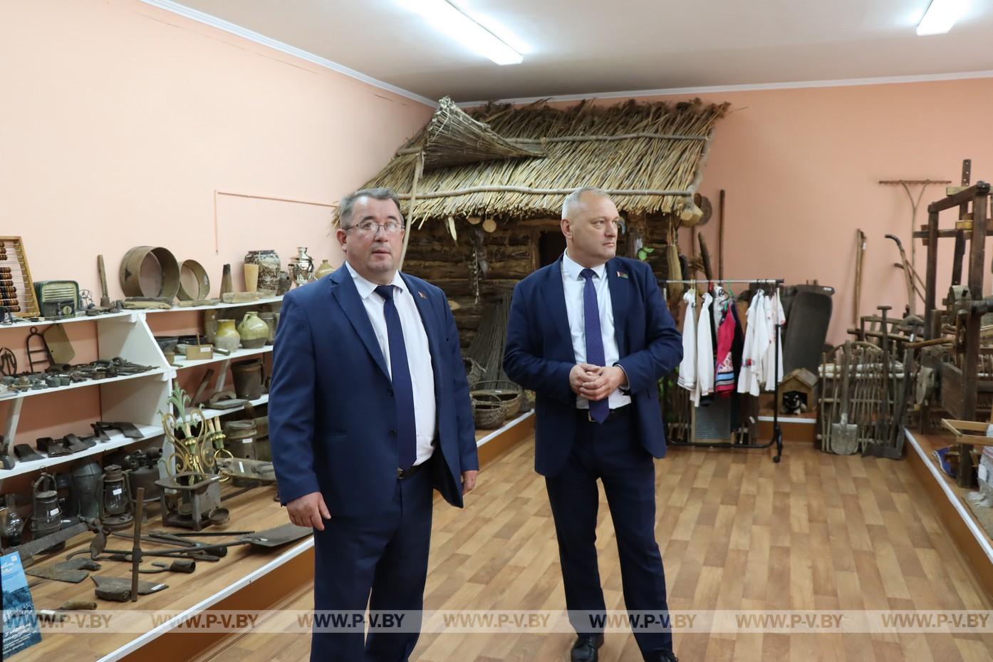 Депутат на связи: Владимир Колесникович работал в Новодворском сельсовете