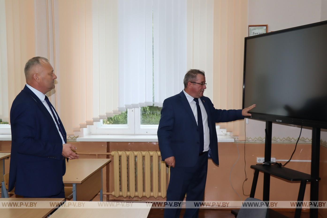 Депутат на связи: Владимир Колесникович работал в Новодворском сельсовете
