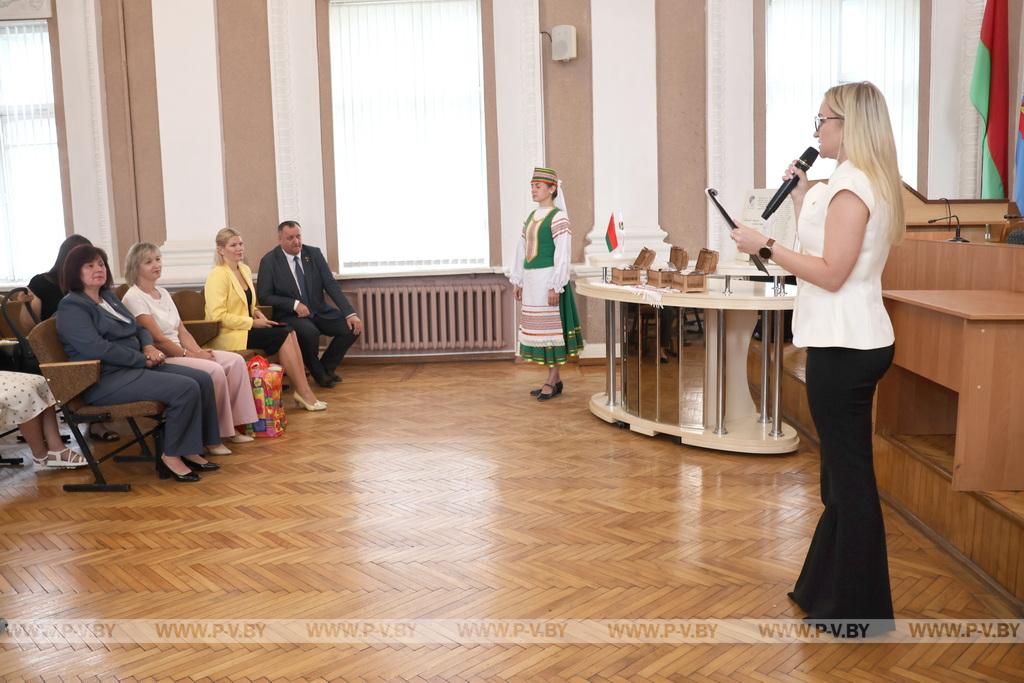 В подарок – «Бацькава кашуля»