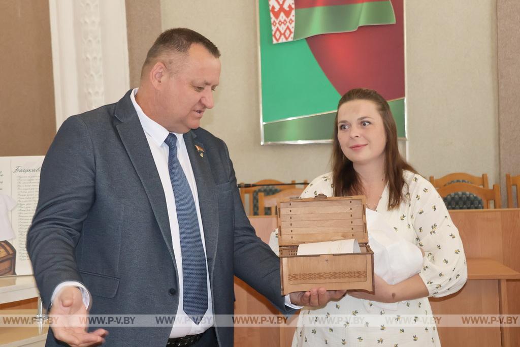 В подарок – «Бацькава кашуля»