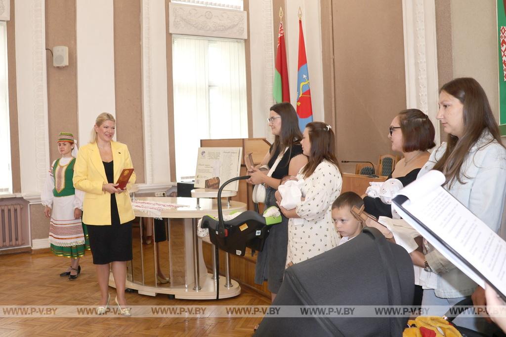 В подарок – «Бацькава кашуля»