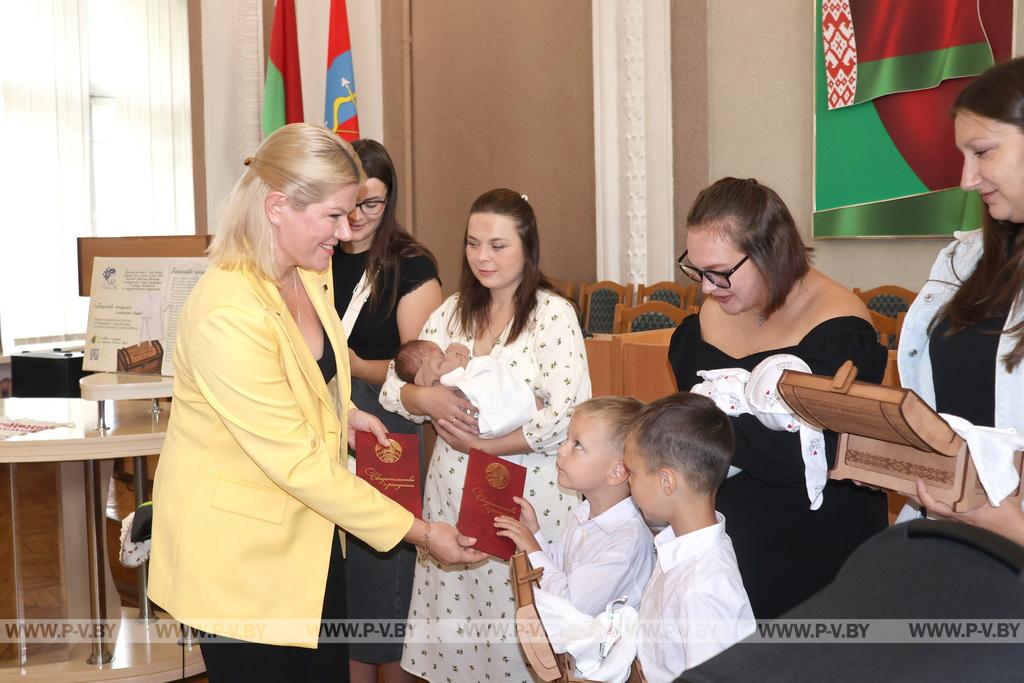 В подарок – «Бацькава кашуля»
