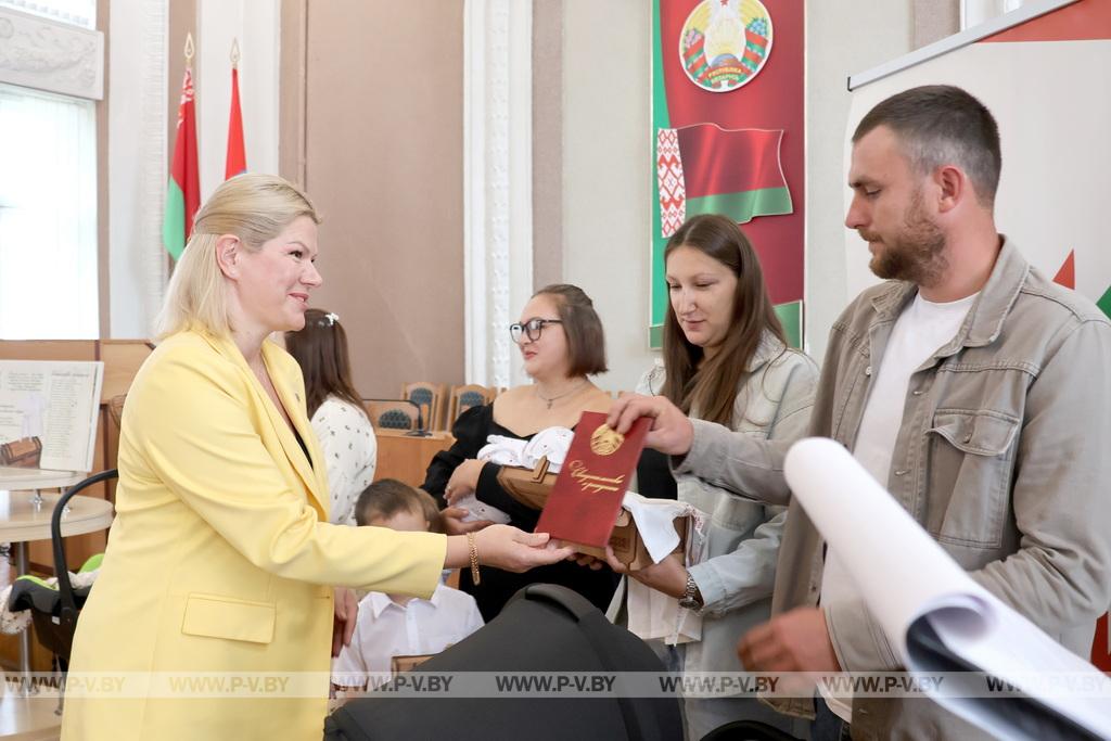 В подарок – «Бацькава кашуля»