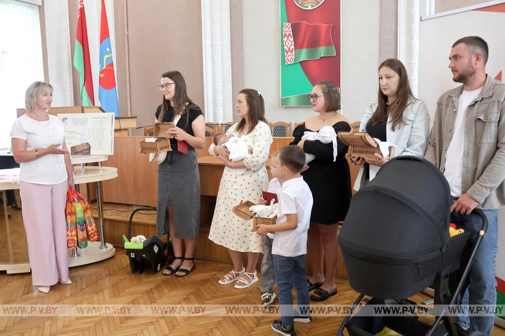 В подарок – «Бацькава кашуля»