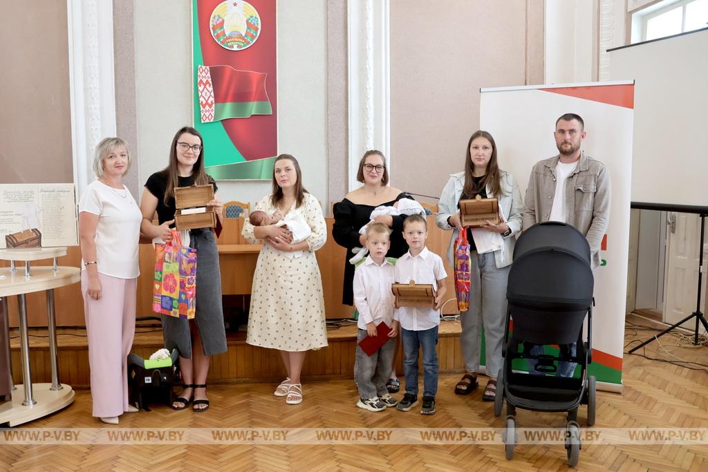 В подарок – «Бацькава кашуля»