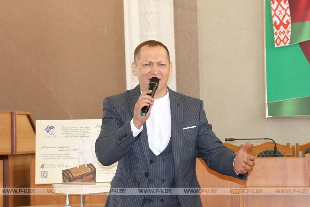 В подарок – «Бацькава кашуля»