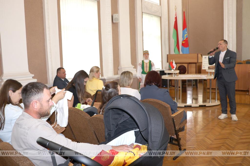 В подарок – «Бацькава кашуля»
