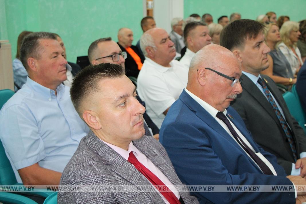 В Пинске оценили готовность школ к новому учебному году