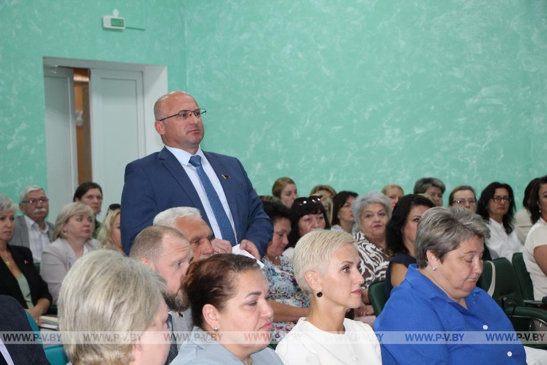 В Пинске оценили готовность школ к новому учебному году