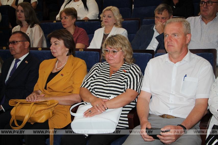 Августовский педсовет прошел в Пинске: чествовали педагогов