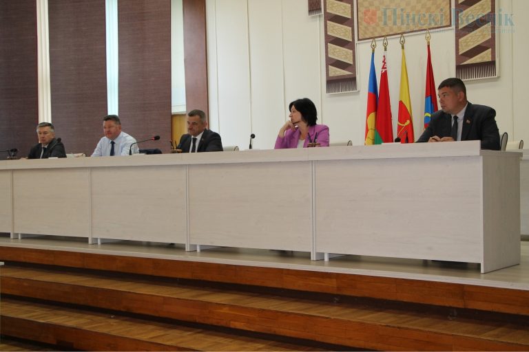 Валерий Ребковец провел заседание аппарата горисполкома