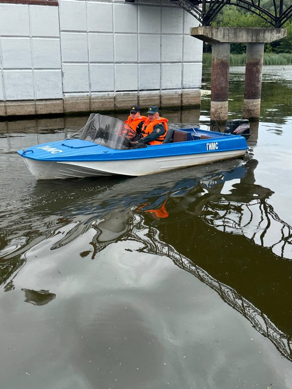 «Водный дозор»: рейды спасателей на водоёмах Пинска