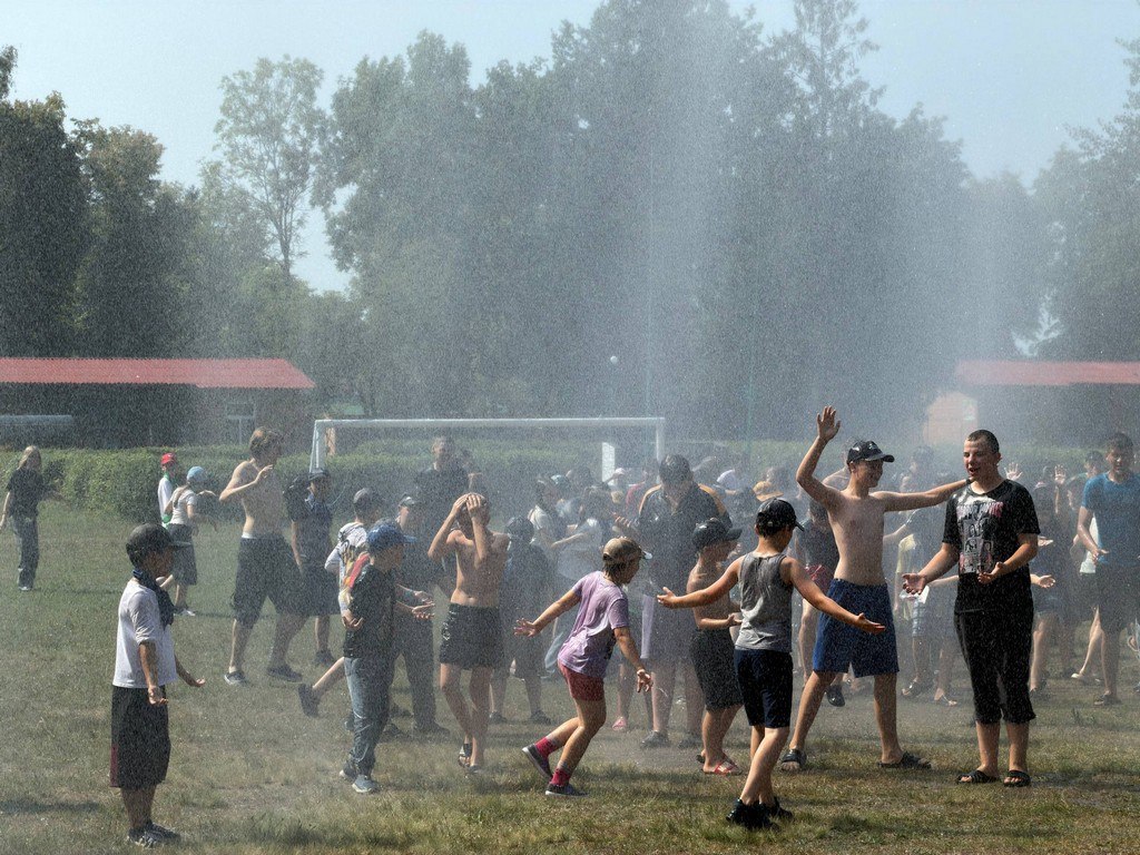 Безопасность на воде: спасатели в детских лагерях