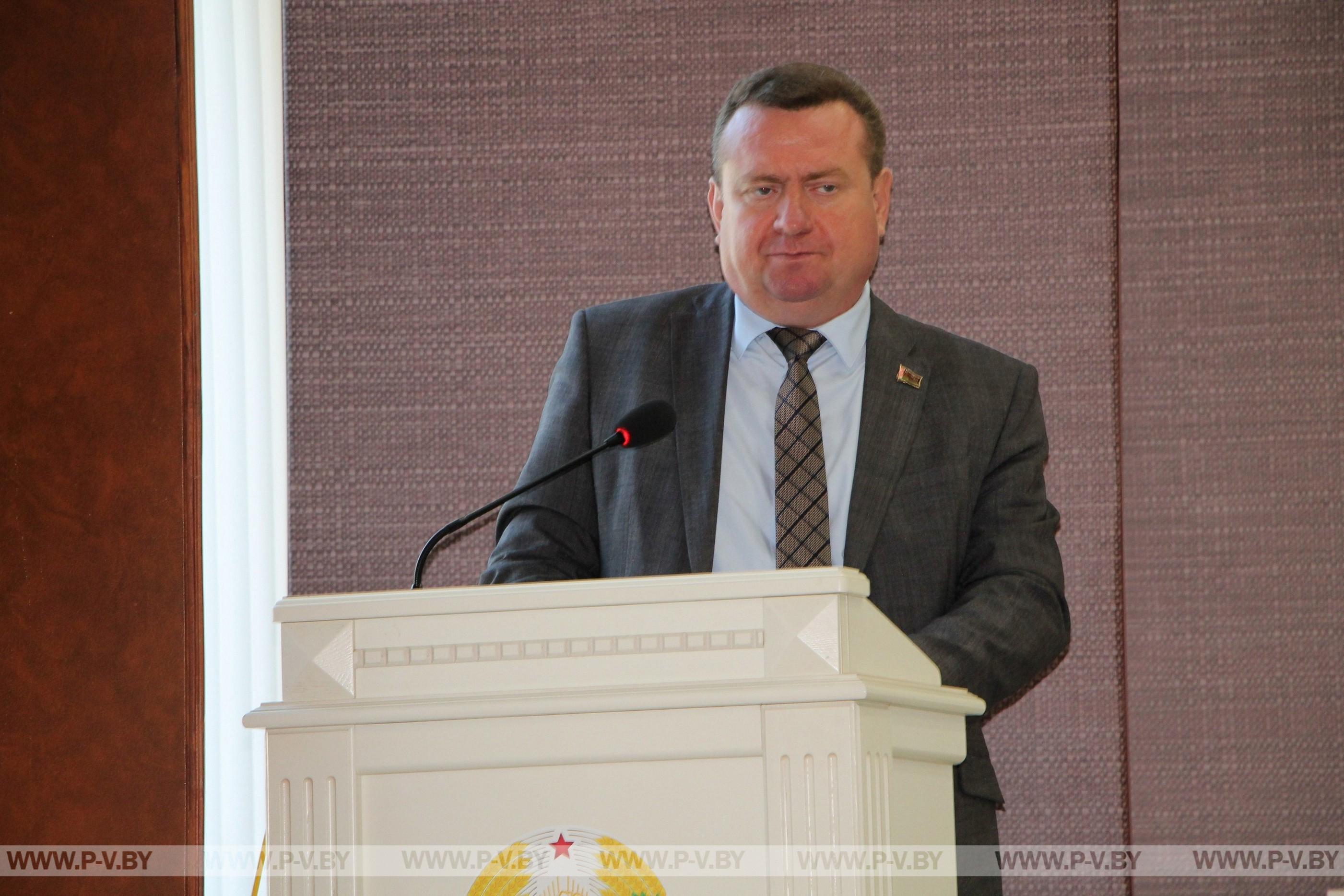 На сессии проанализировали работу по наведению порядка на городских территориях