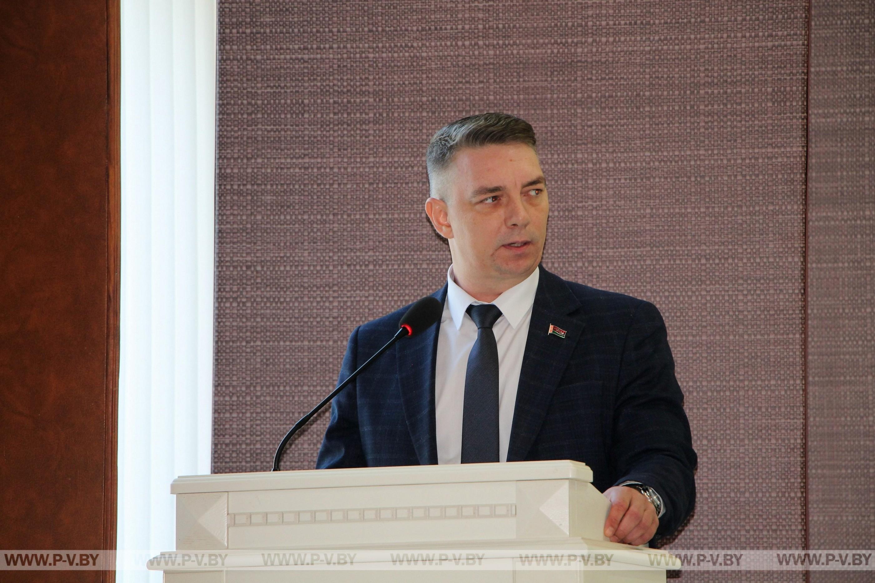 На сессии проанализировали работу по наведению порядка на городских территориях