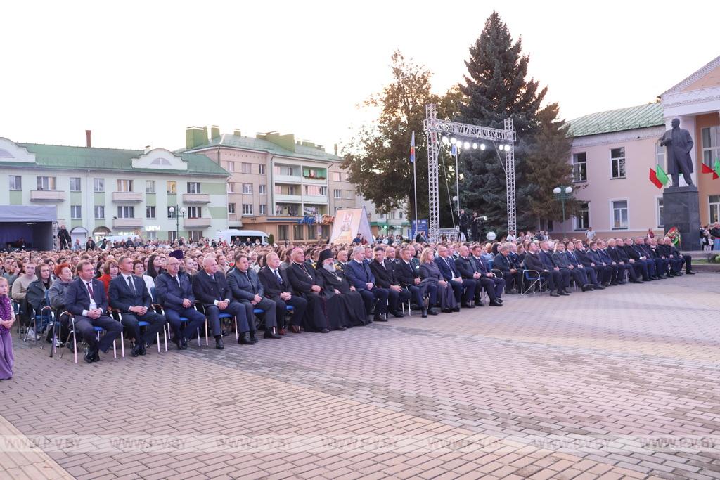Пинчане присоединились к празднованию Дня народного единства в городе Берёза