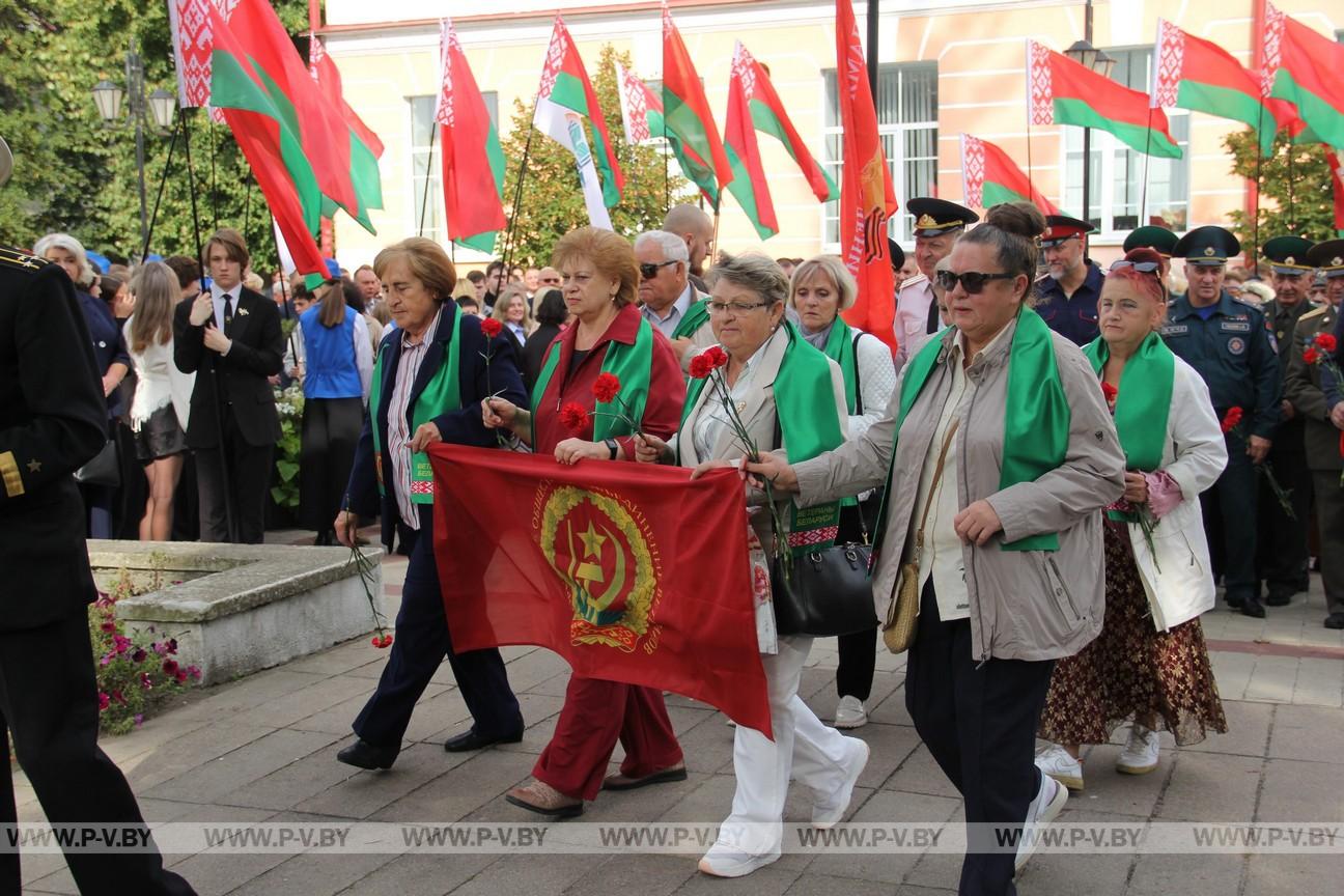 День народного единства в Пинске: торжественный митинг