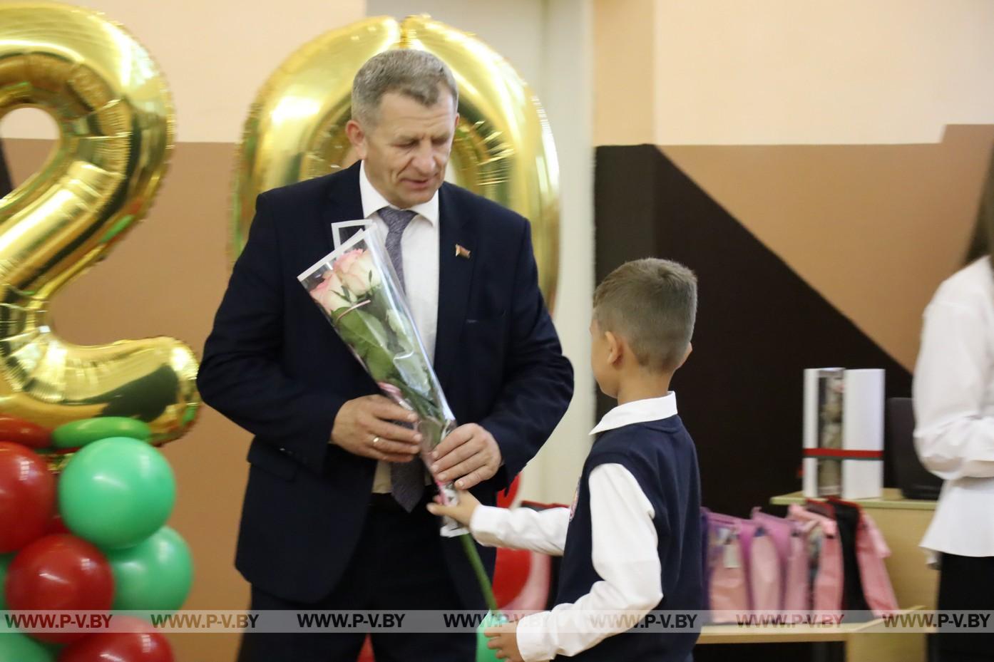 Первый звонок прозвенел для 145 учащихся Купятичской средней школы