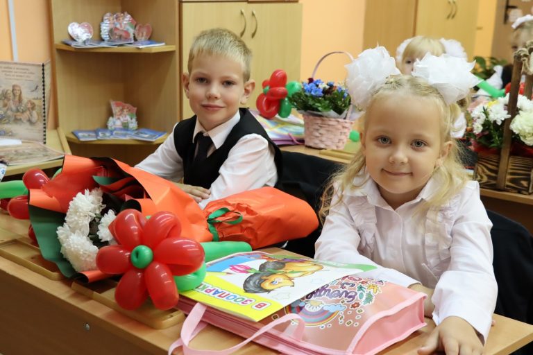 Первый звонок прозвенел для 145 учащихся Купятичской средней школы Первый звонок прозвенел для 145 учащихся Купятичской средней школы