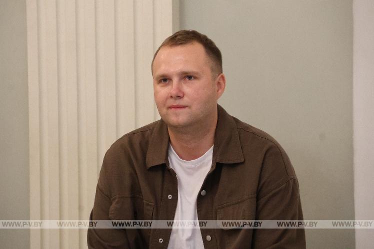 В Пинске вручили свидетельства о рождении троим малышам