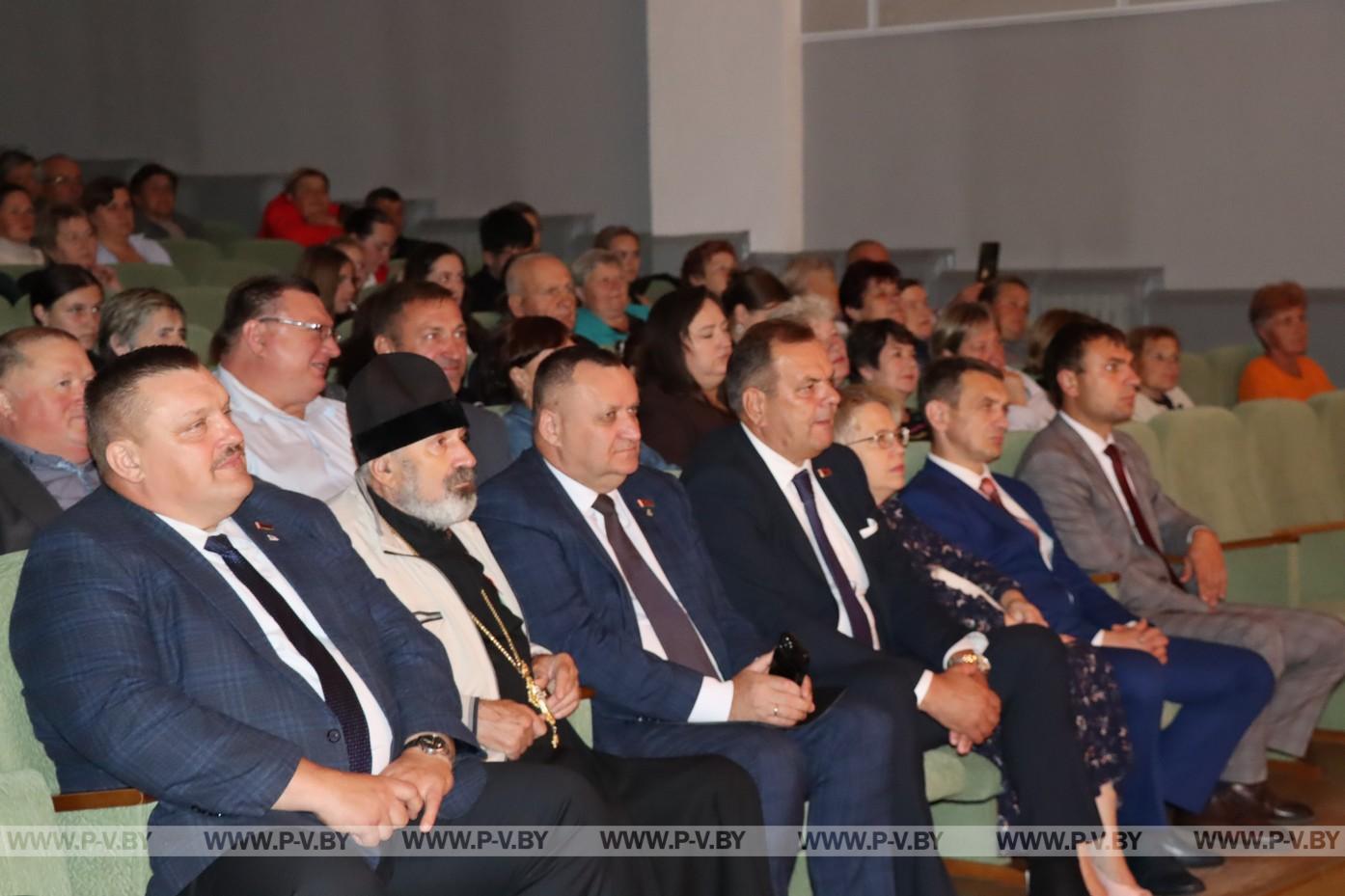В Логишине отметили День народного единства