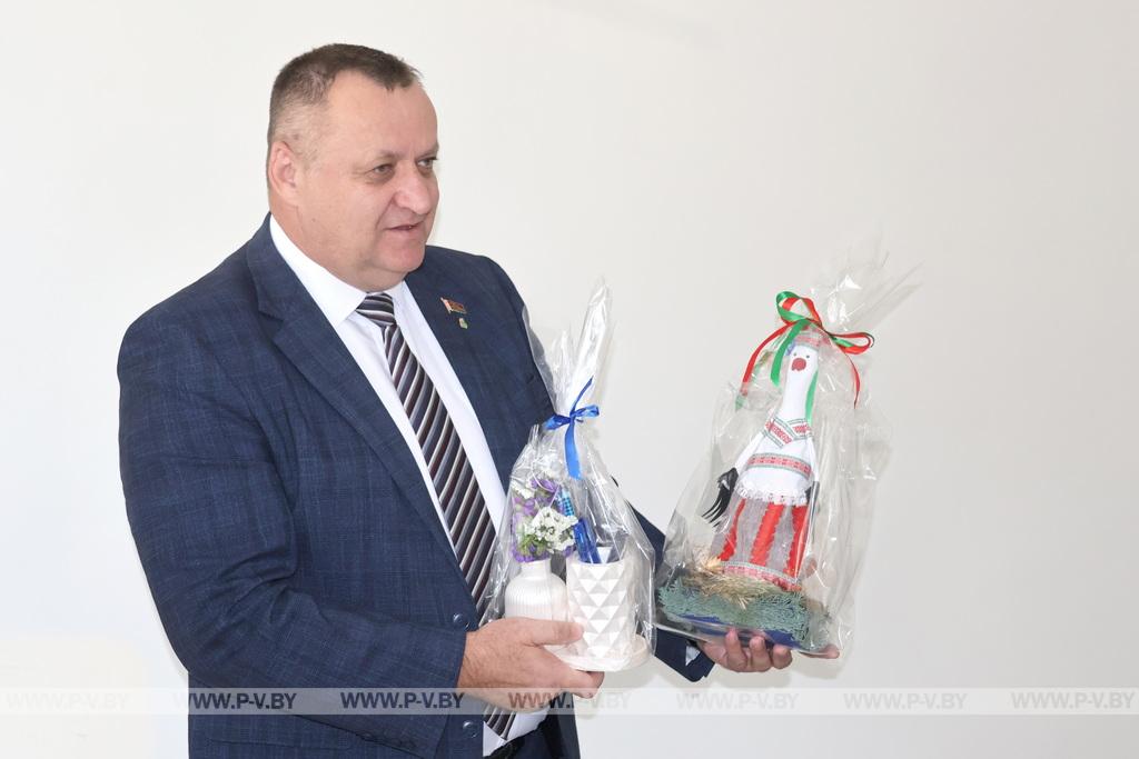«Белая Русь» передала технику центру соцобслуживания Пинского района