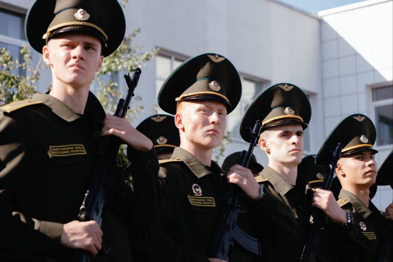 Курсант Даниил Красовский из Пинска - о поступлении на военный факультет БГАА Курсант Даниил Красовский из Пинска - о поступлении на военный факультет БГАА